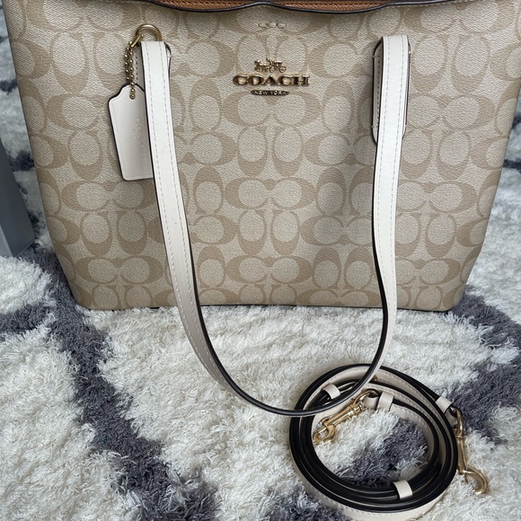Coach Tatum Carryall (Strap not included) - Picture 1 of 6
